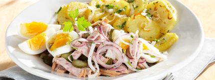 Angerichtes Gericht für das Rezept Wurstsalat mit Bratkartoffeln